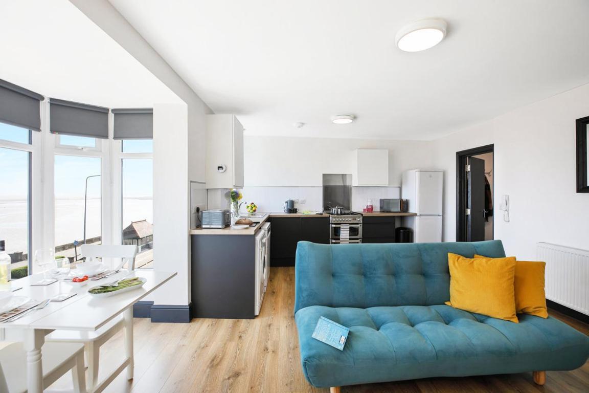 Tyme Suites On Kingsway คลีทอร์ปส์ ภายนอก รูปภาพ