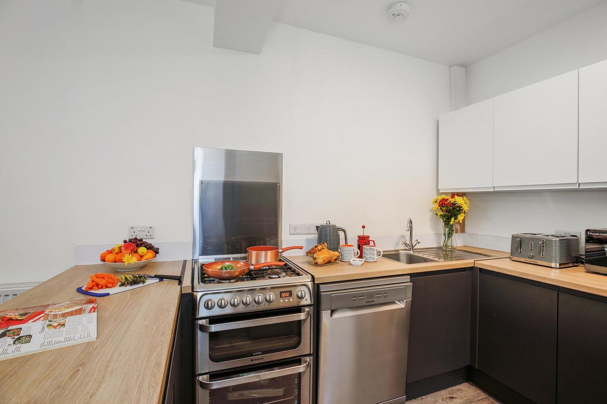 Tyme Suites On Kingsway คลีทอร์ปส์ ภายนอก รูปภาพ