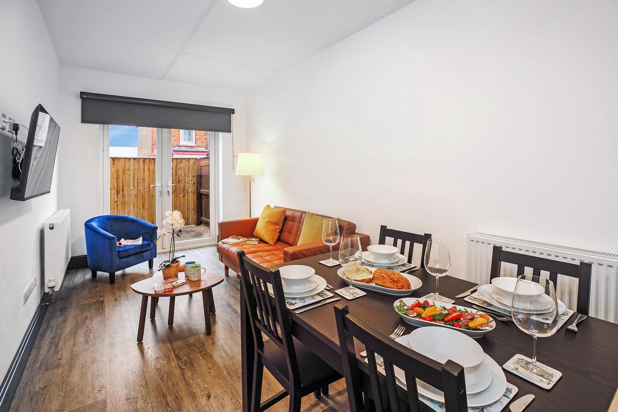 Tyme Suites On Kingsway คลีทอร์ปส์ ภายนอก รูปภาพ